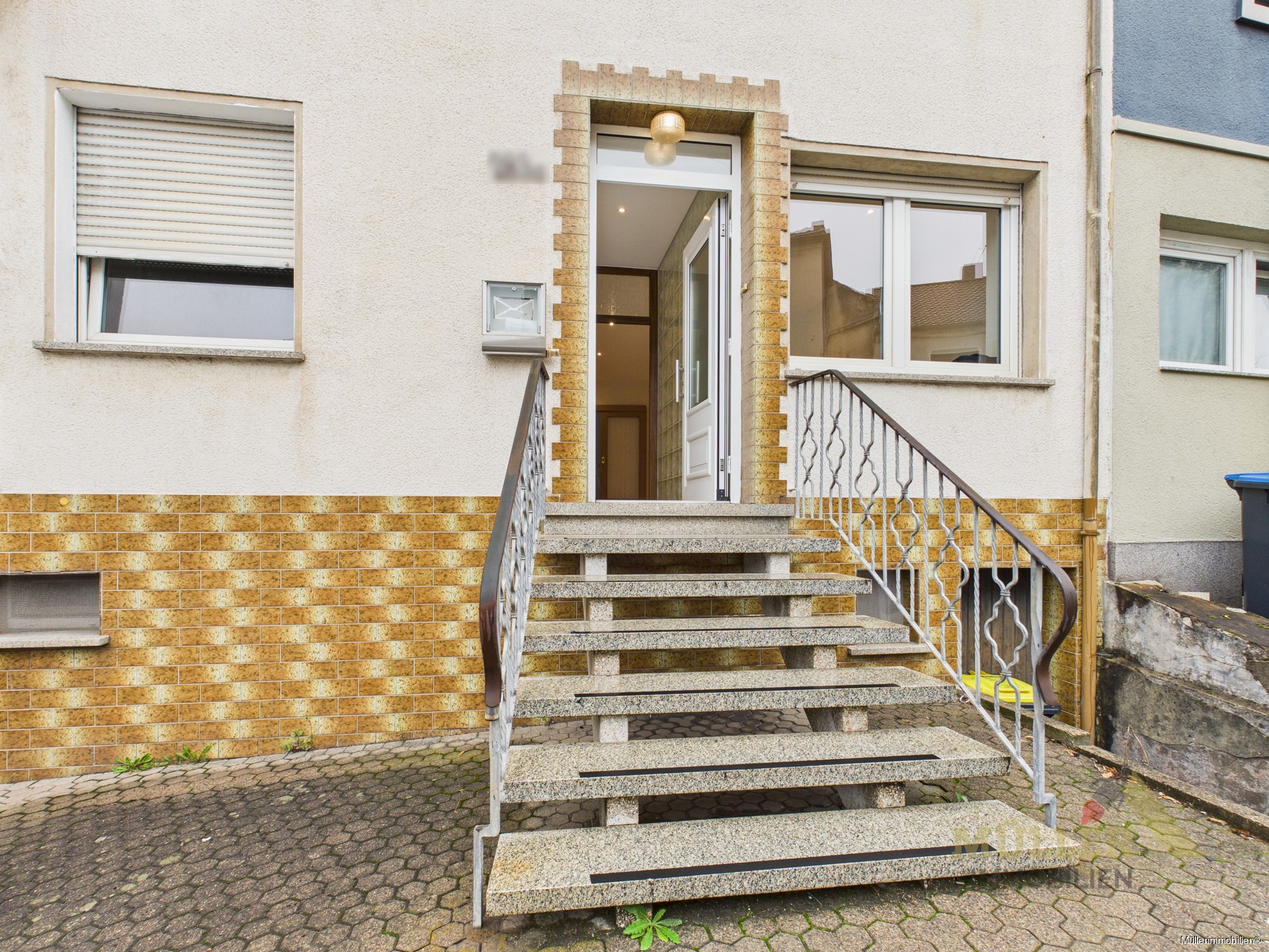 bezugsfertiges-mittelreihenhaus-moechte-bewohnt-werden
