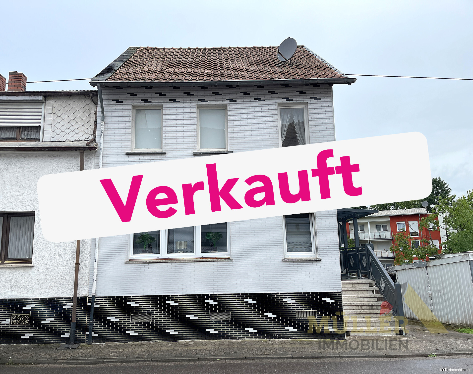 einfamilienhaus-mit-garten-und-garage-in-ruhiger-wohnlage